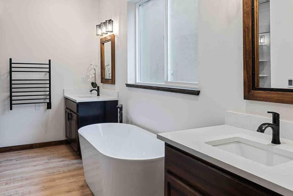 Luxe Mt. Rainier Lodge W/ Hot Tub-Ac-Game Room Ashford Exterior photo